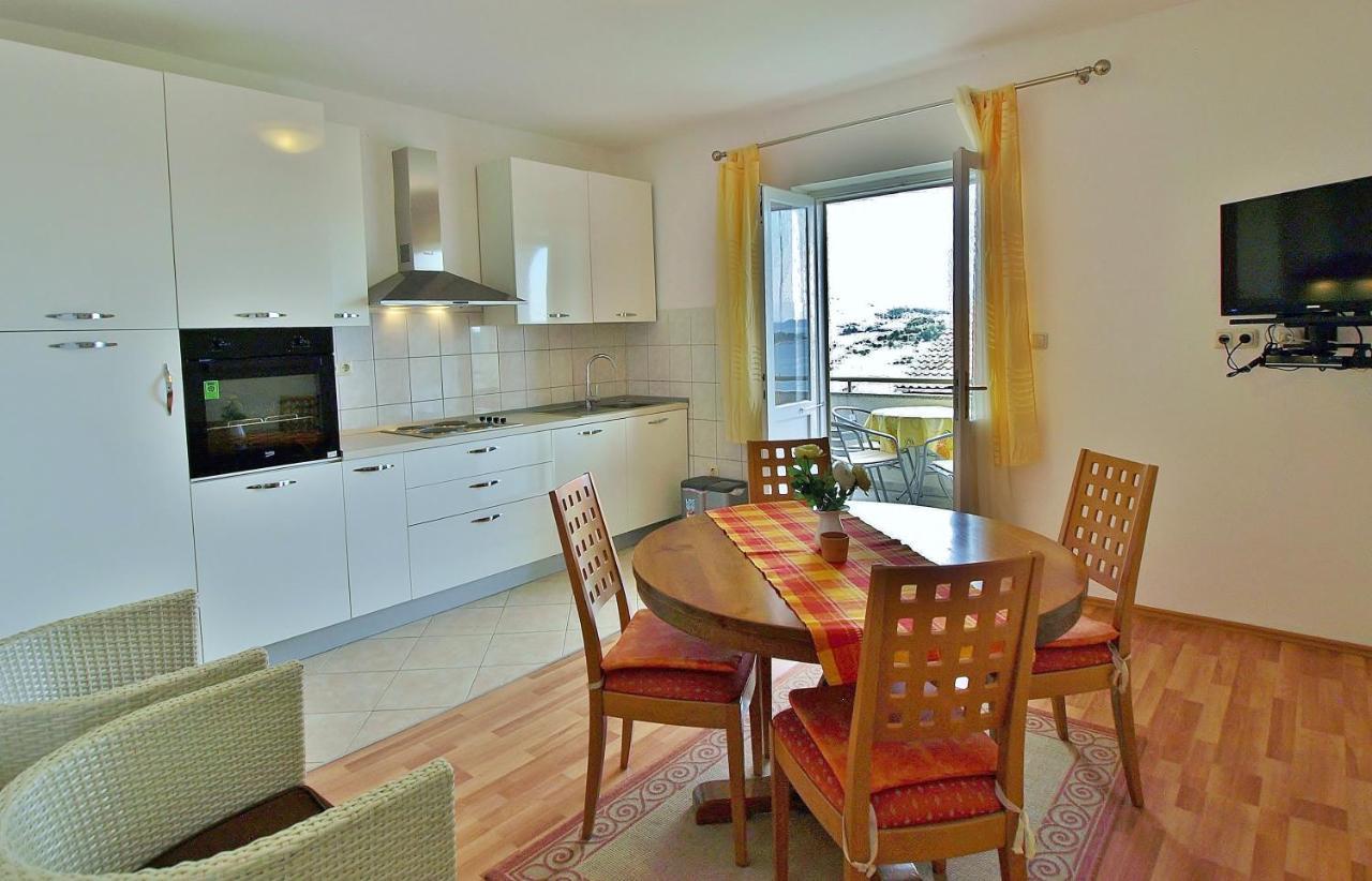 Apartments Biserka Rab Town Ngoại thất bức ảnh