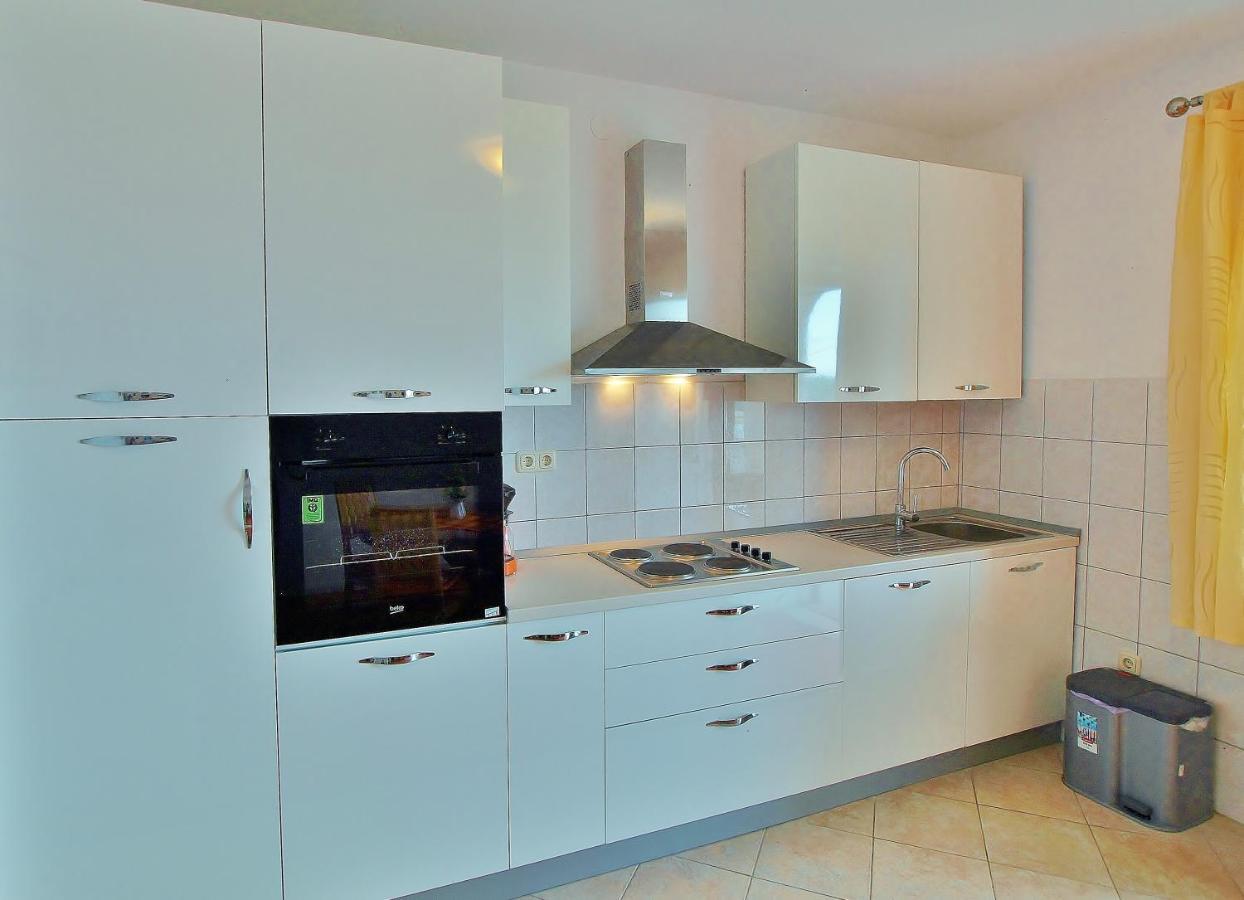 Apartments Biserka Rab Town Ngoại thất bức ảnh