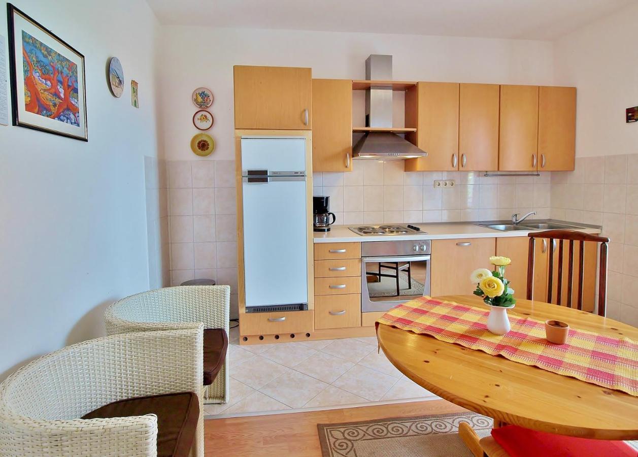 Apartments Biserka Rab Town Ngoại thất bức ảnh