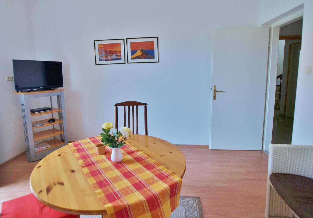 Apartments Biserka Rab Town Ngoại thất bức ảnh