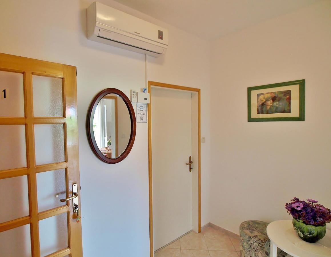 Apartments Biserka Rab Town Ngoại thất bức ảnh