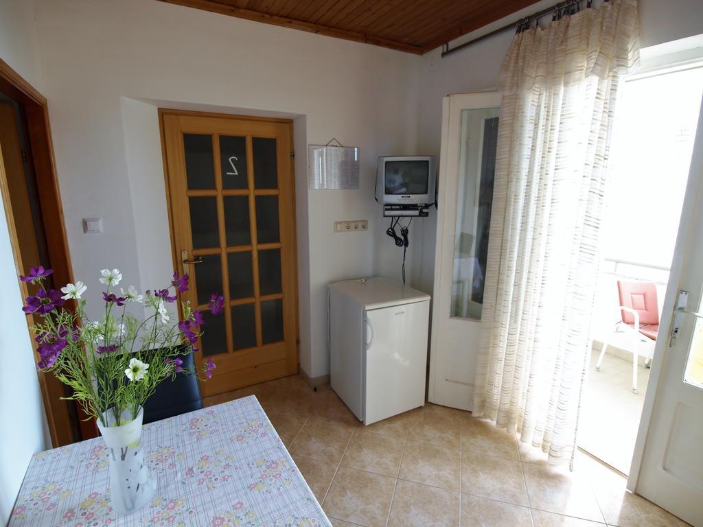 Apartments Biserka Rab Town Ngoại thất bức ảnh