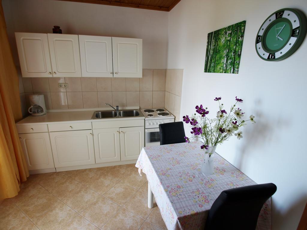 Apartments Biserka Rab Town Ngoại thất bức ảnh